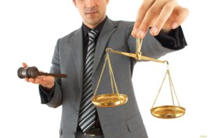 Адвокат - это врач, только в решении юридических проблем