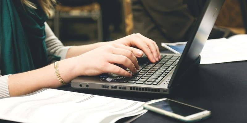 1586952038 desk email laptop 7112